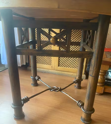 <p>MESA DE COMEDOR PINO OREGON</p>