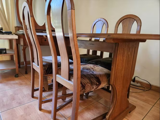<p>Comedor 6 Sillas // Por cambio de casa</p>