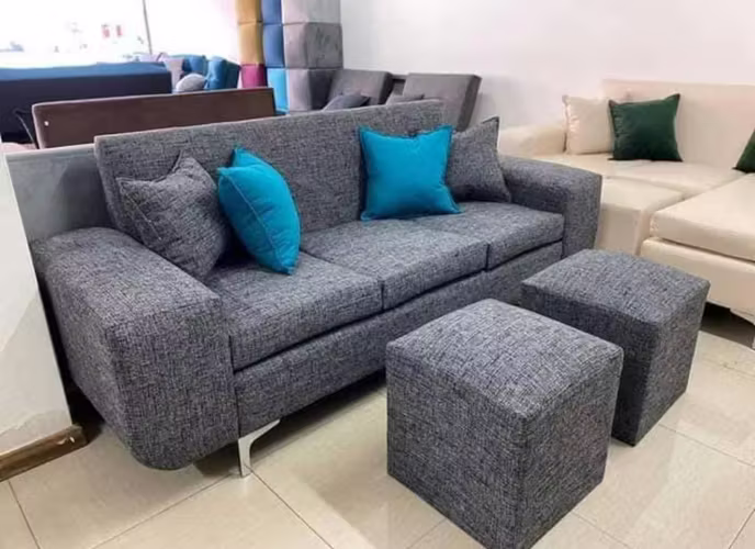<p>HERMOSISIMO SOFA EN VARIEDAD DE MODELO, CAMA EN TODAS LAS PLAZA Y TOCADORES Y ESPEJO HOLLYWOOD</p>