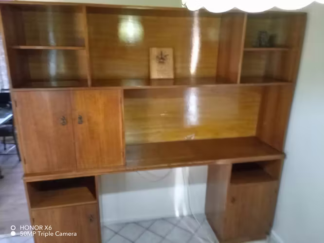 <p>mueble de pared</p>