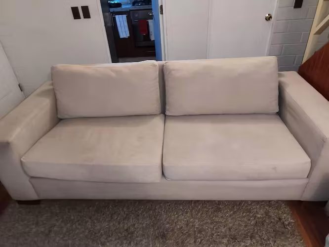 <p>Sofa tres cuerpos</p>