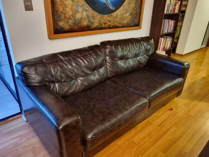 <p>Sillón Rosen de cuero 3 cuerpos</p>