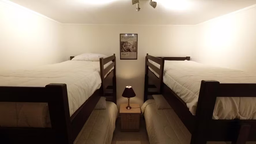 <p>Camarote Rosen Ergo-T chocolate con 2 colchones Rosen</p>