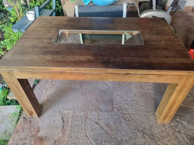 <p>Mesa de comedor madera Rauli</p>