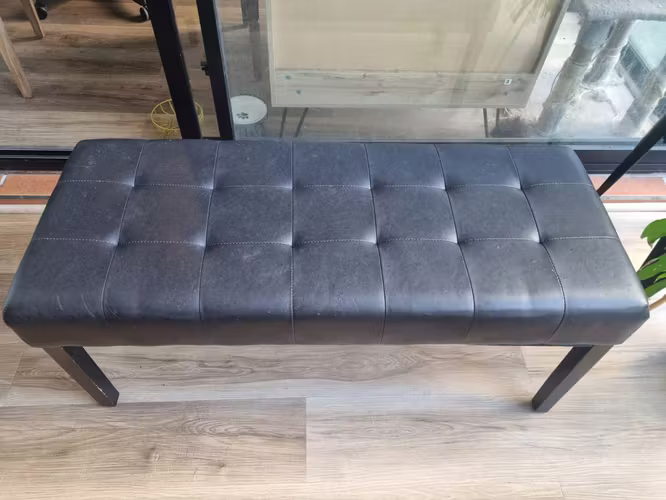 <p>Banqueta negra de Ecocuero Estilo Industrial</p>