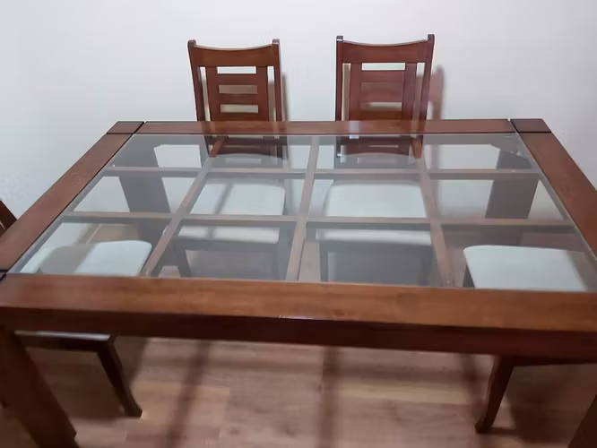 <p>Juego comedor 6 sillas usado</p>