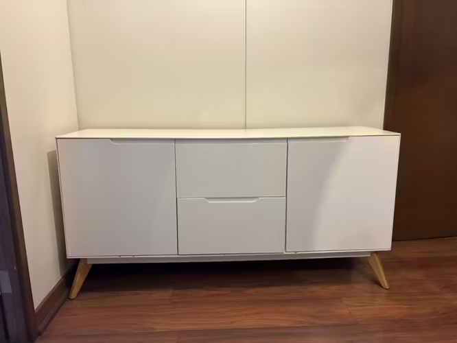 <p>Arrimo blanco. Marca Wolf nórdico</p>