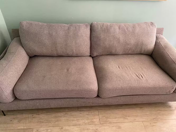 <p>Sofa Rosen Vendo, Precio rebajado</p>