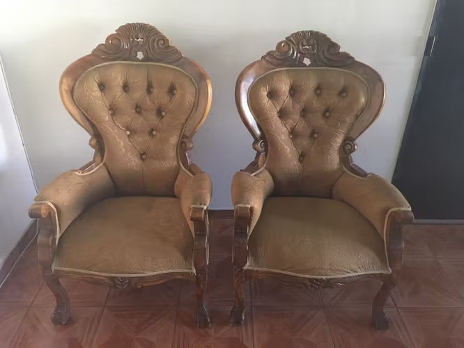 <p>Vendo 2 Sitiales + 1 Sofá (3 personas) por $130.000</p>