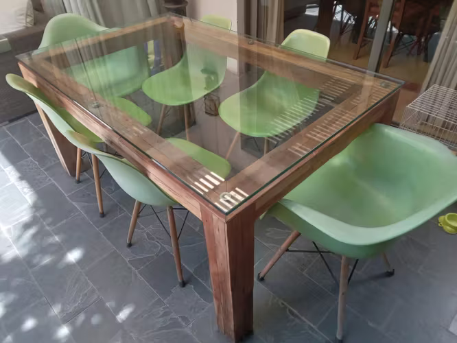 <p>Mesa de Comedor C/ Sillas</p>