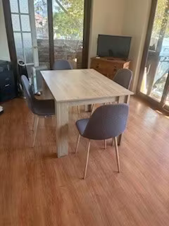 <p>VENDO BOX SPRING 1 PLAZA, JUEGO DE COMEDOR, LAVADORA EN PROVIDENCIA</p>