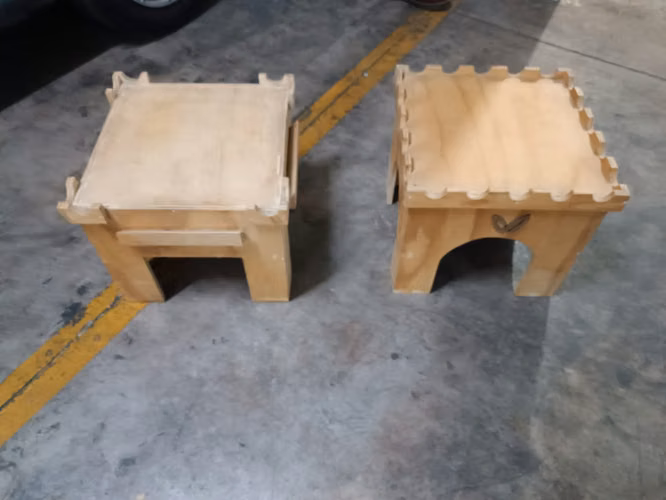 <p>Banquitos de madera multiuso (2 unidades)</p>