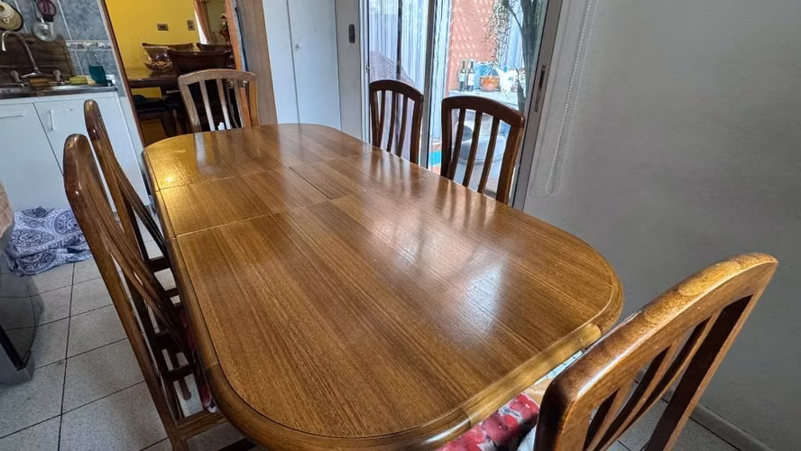 <p>Comedor 6 sillas</p>