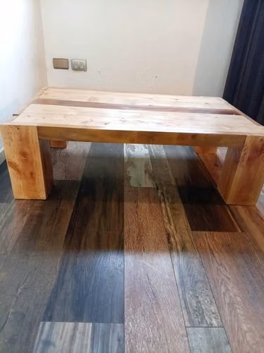 <p>MESAS DE CENTRO, PORTA TAZAS Y OTROS EN MADERA NATIVA.</p>