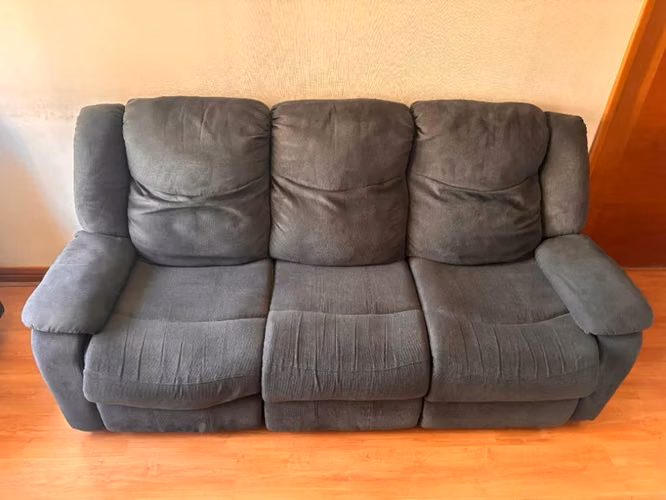 <p>Sofa de 3 cuerpos  reclinable</p>