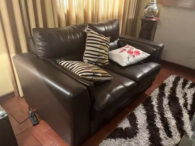 <p>Sillones de cuero</p>