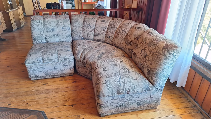 <p>SOFA CURVO 3 CUERPOS</p>