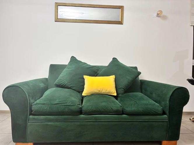 <p>Living completo sofá + 2 sitiales + espejo | Oportunidad</p>