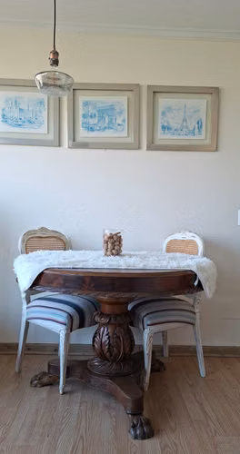 <p>mesa antigua jacarandá</p>