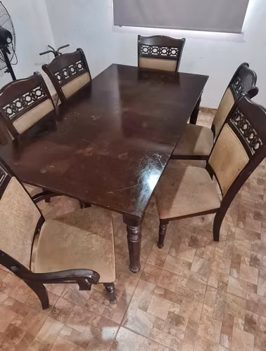 <p>Comedor grande de madera 6 sillas – 180x102</p>