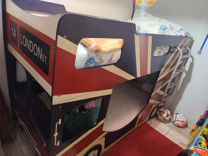 <p>Camarote infantil bus londinense</p>