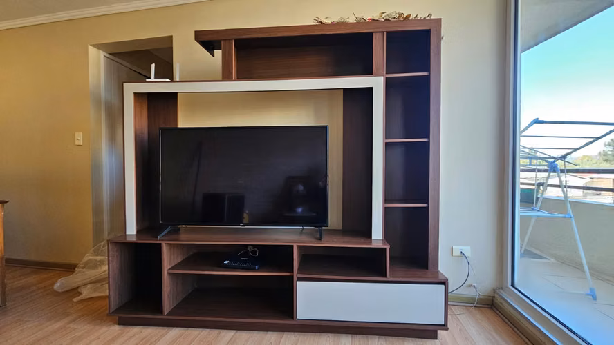 <p>Mueble RACK TV cafe y beige hasta 85"</p>