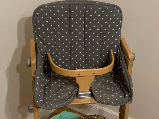 <p>Silla de comer madera Geuther</p>