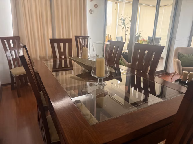<p>Comedor 8 personas de lenga</p>