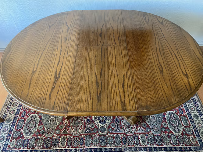 <p>Mesa comedor de encina</p>