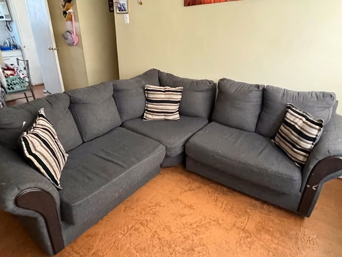 <p>Sillón tres cuerpos</p>
