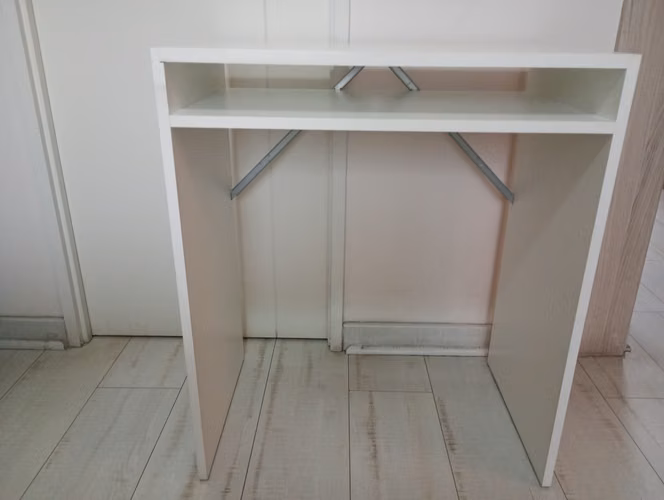 <p>Escritorio IKEA TORALD 65x40x75</p>