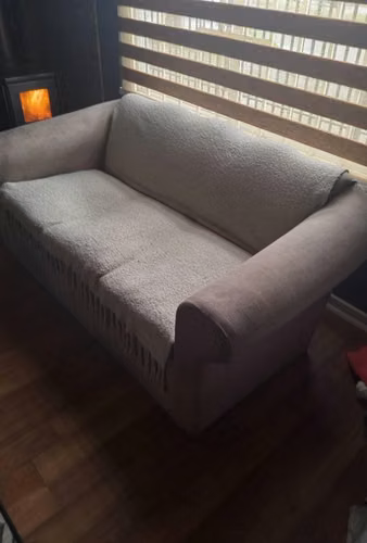 <p>Sofa 3 cuerpos</p>