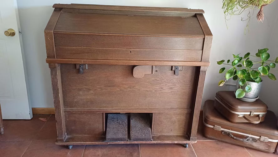 <p>Vendo Armonio Antiguo Schiedmayer Stuttgart</p>