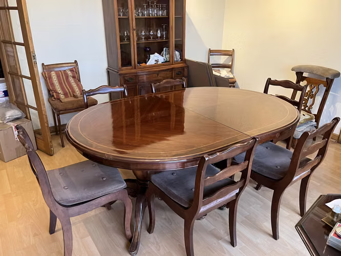 <p>Juego de comedor de estilo muy buen estado a buen precio</p>