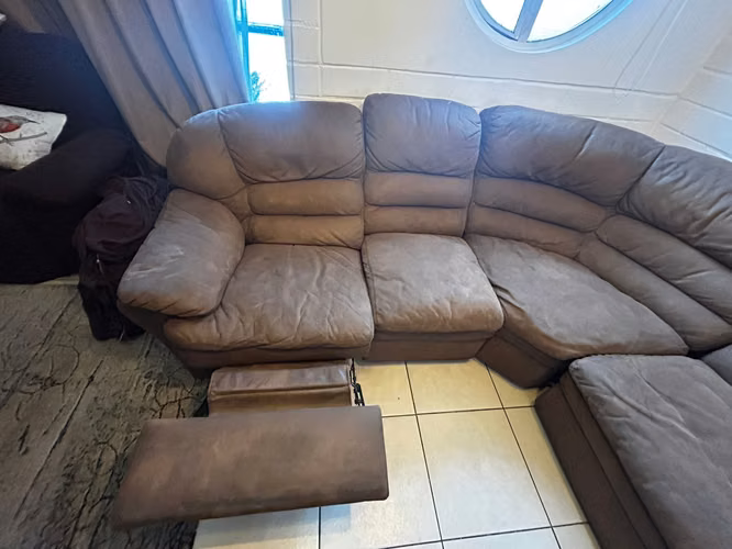 <p>Sillón Seccional Reclinable</p>