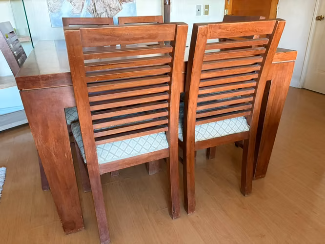 <p>comedor de Alerce 8 sillas</p>