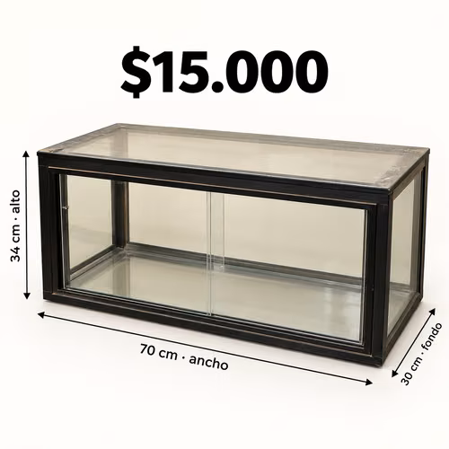 <p>Vitrinas para exibición y mesa de centro</p>