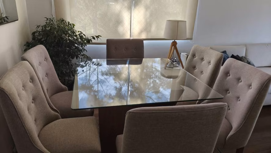 <p>COMEDOR CUADRADO IMPECABLE</p>
