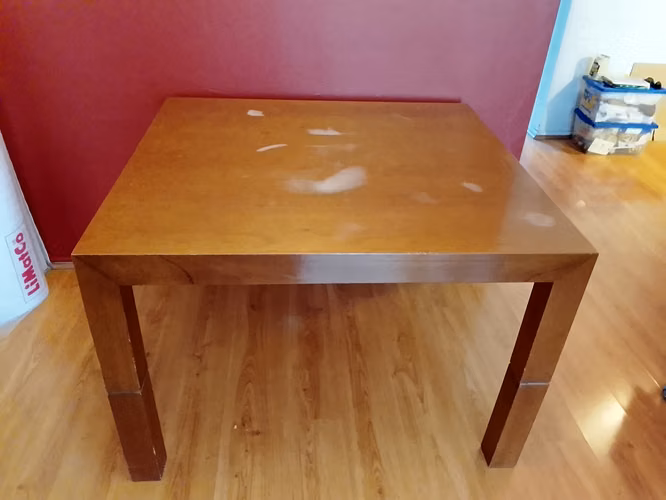 <p>Mesa de Comedor Convertible 2 en 1 (¡Se transforma en Mesa de Centro!)</p>