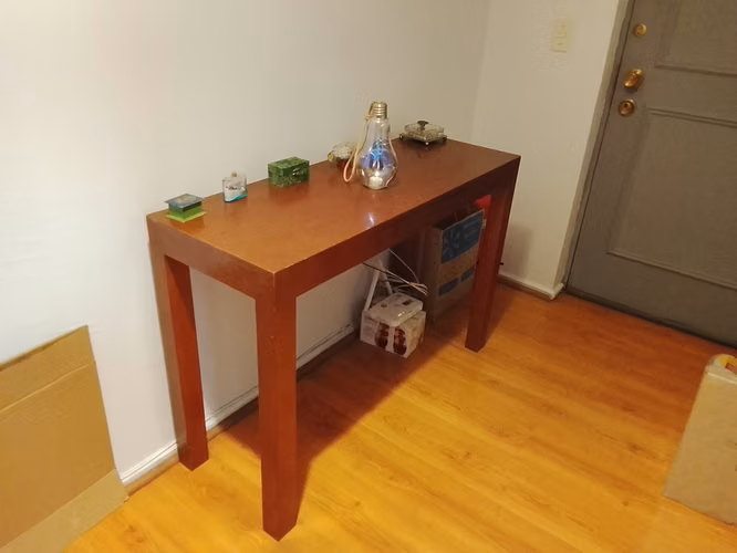 <p>Mesa de Arrimo de Madera Solida</p>