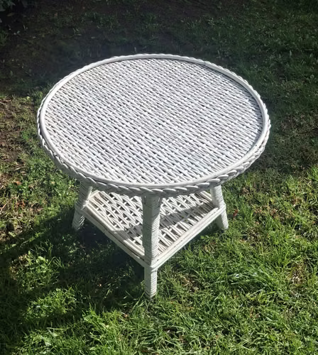<p>Mesa de mimbre</p>