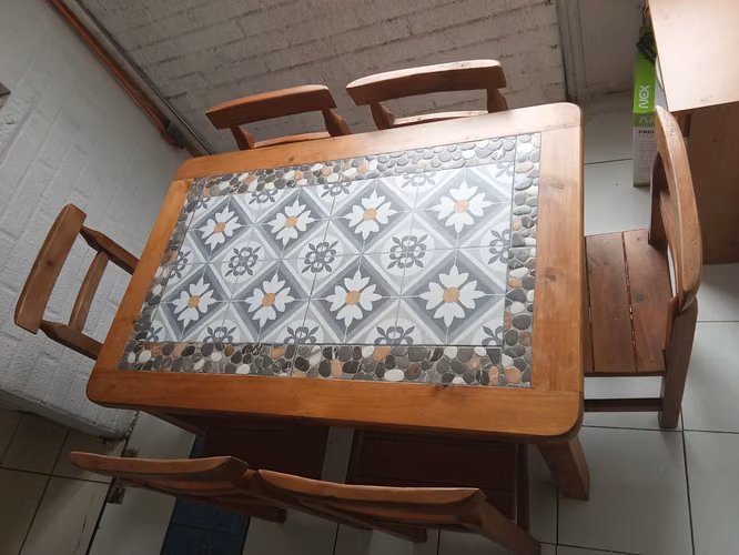 <p>comedor diario-Comedor-veladores (2 modelos distintos, 2 de cada uno)</p>