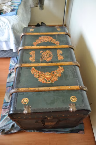 <p>Baúl muy antiguo, hermoso y muy grande $180.000</p>