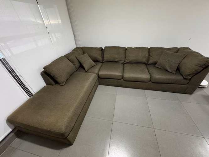 <p>Vendo sofá seccional</p>