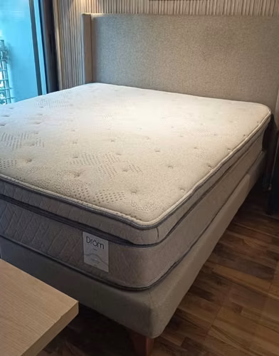 <p>Vendo cama king</p>