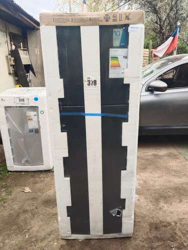 <p>Refrigeradores No Frost, Calefones Tiro Forzado y Sofá Seccional (NUEVOS)</p>